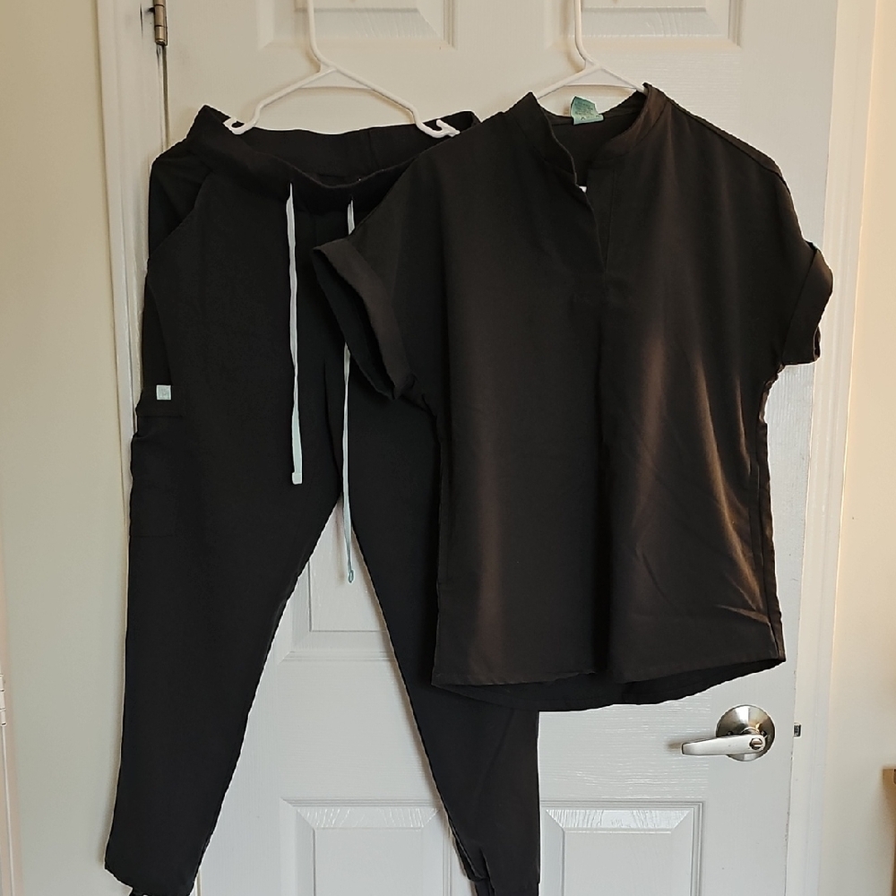 Charcole Garde Malade Women's Pants and Top Set Size Small